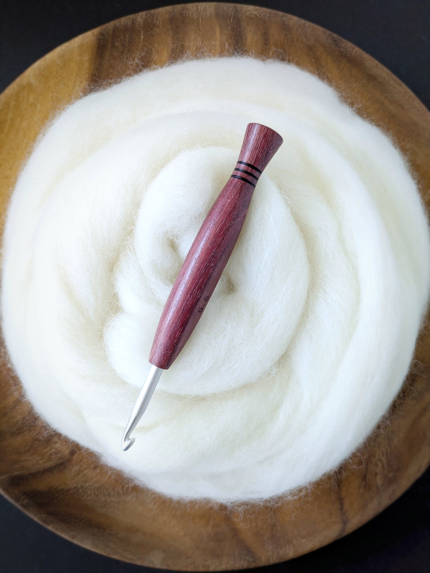 I 5.5mm Purpleheart Ergonomic Wood Crochet Hook
