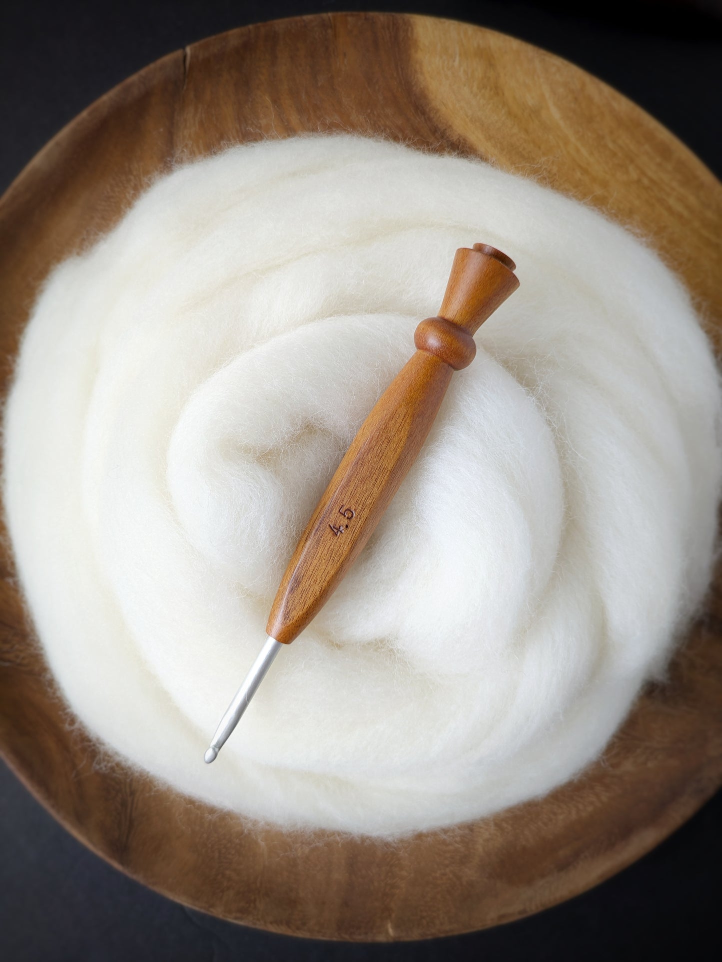 7 4.5mm Gonçalo Ergonomic Wood Crochet Hook