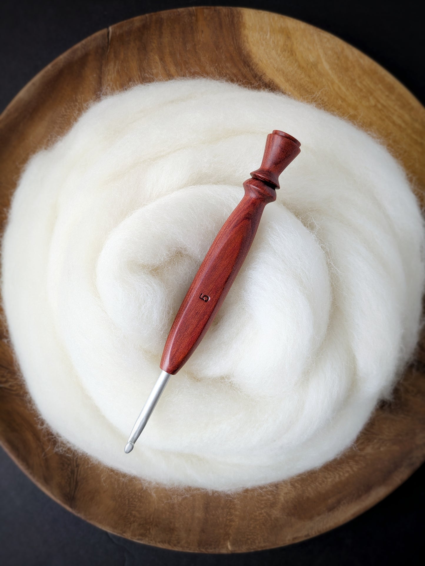H 5mm Redheart Ergonomic Wood Crochet Hook