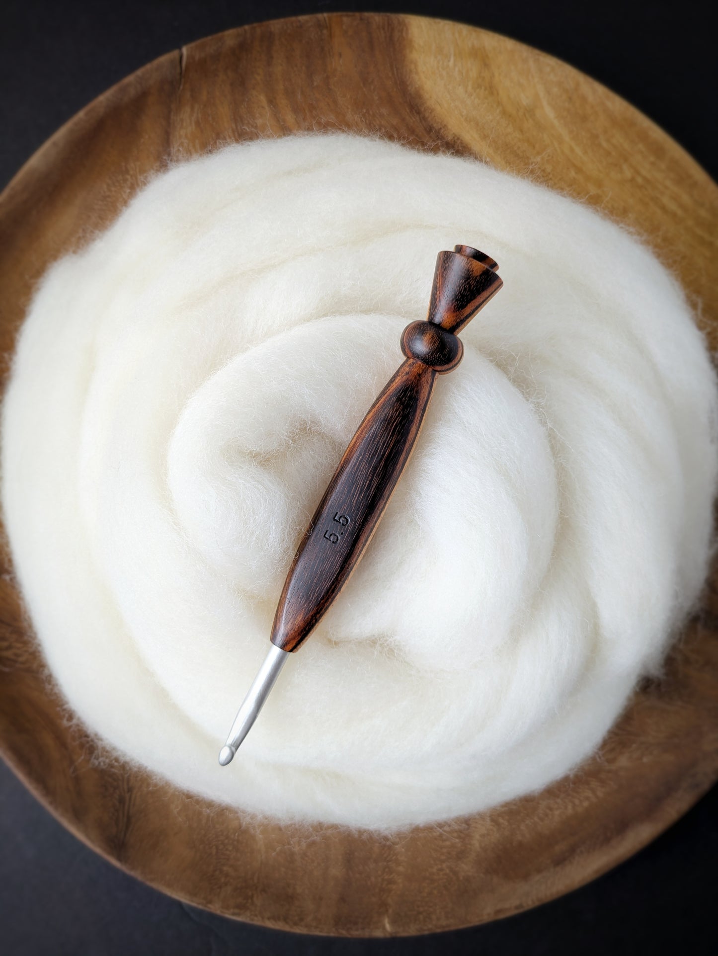 I 5.5mm Gonçalo Ergonomic Wood Crochet Hook
