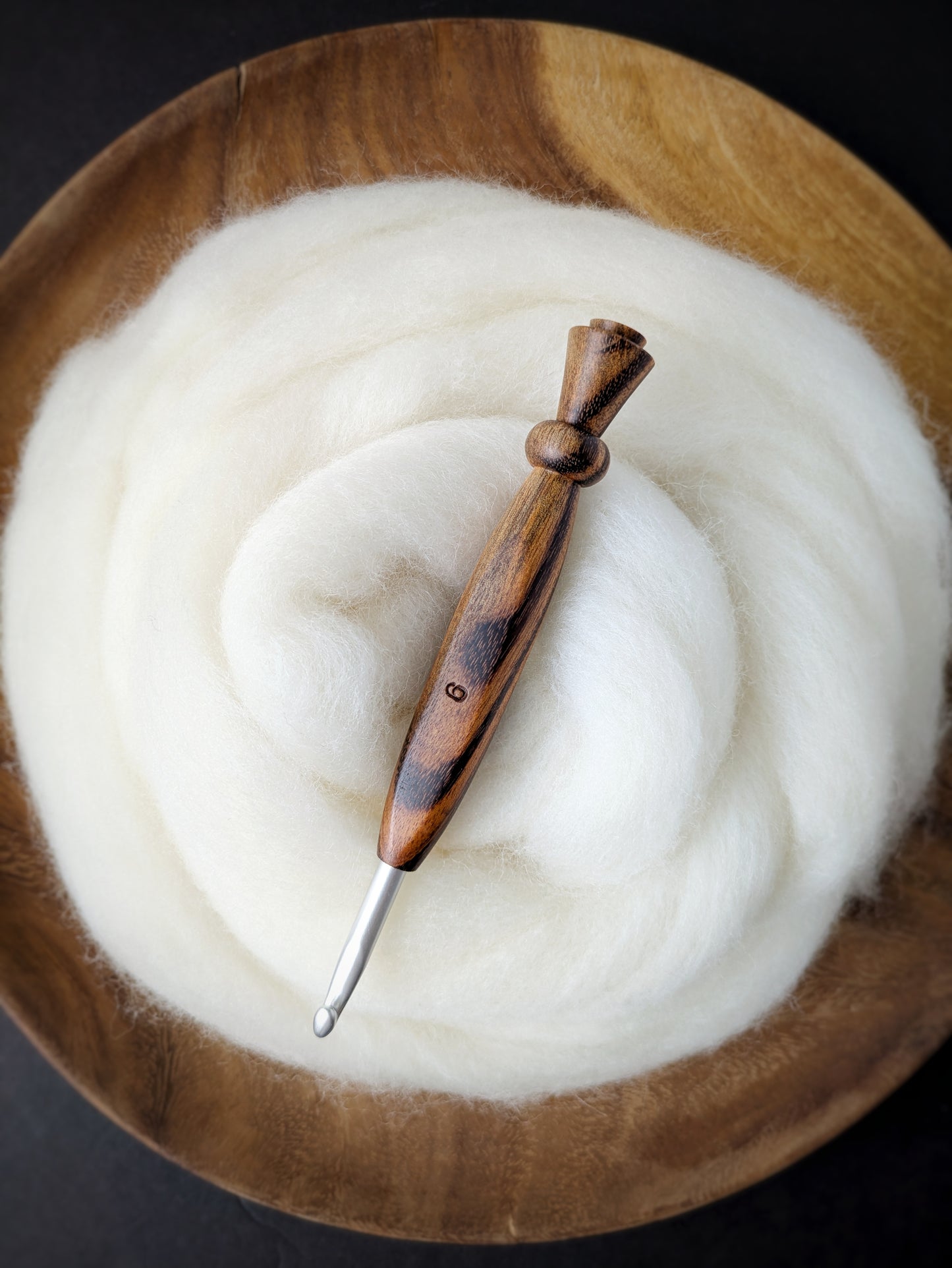 J 6mm Gonçalo Ergonomic Wood Crochet Hook