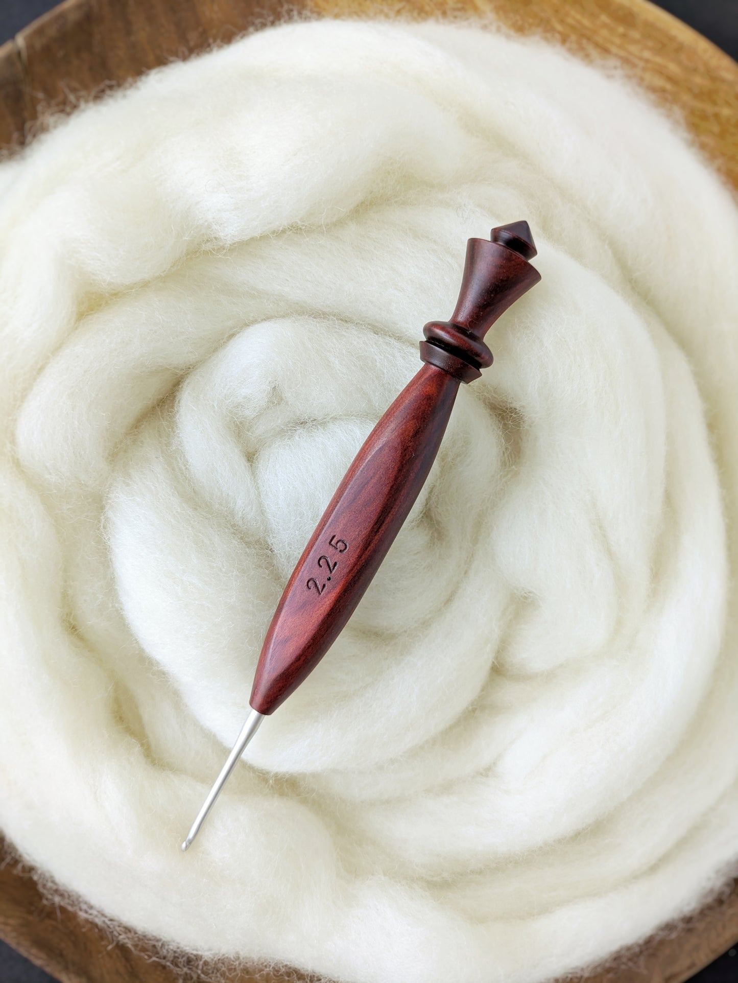 B 2.25mm Redheart Ergonomic Wood Crochet Hook