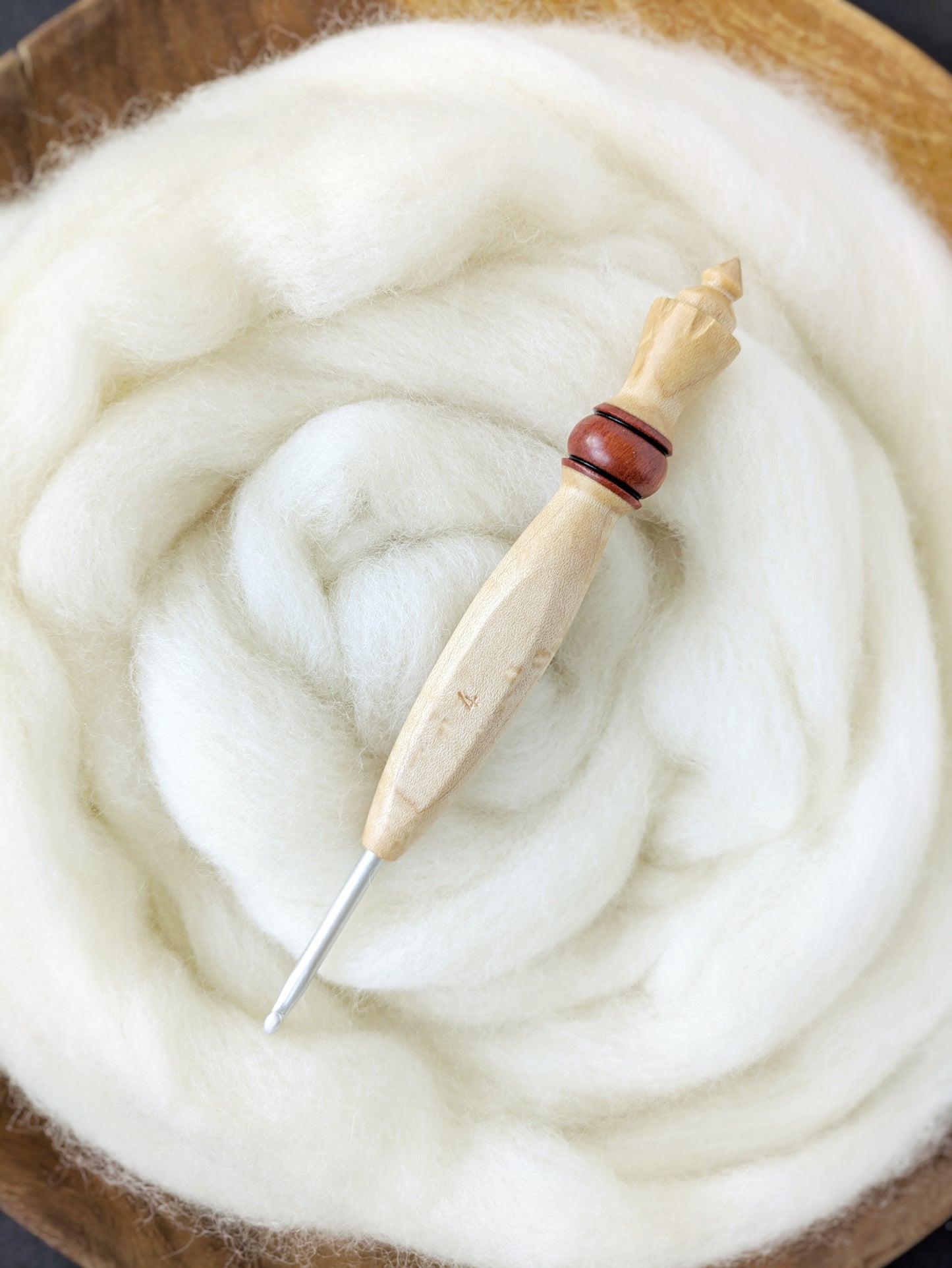 G 4mm Birdseye Maple + Redheart Ergonomic Wood Crochet Hook