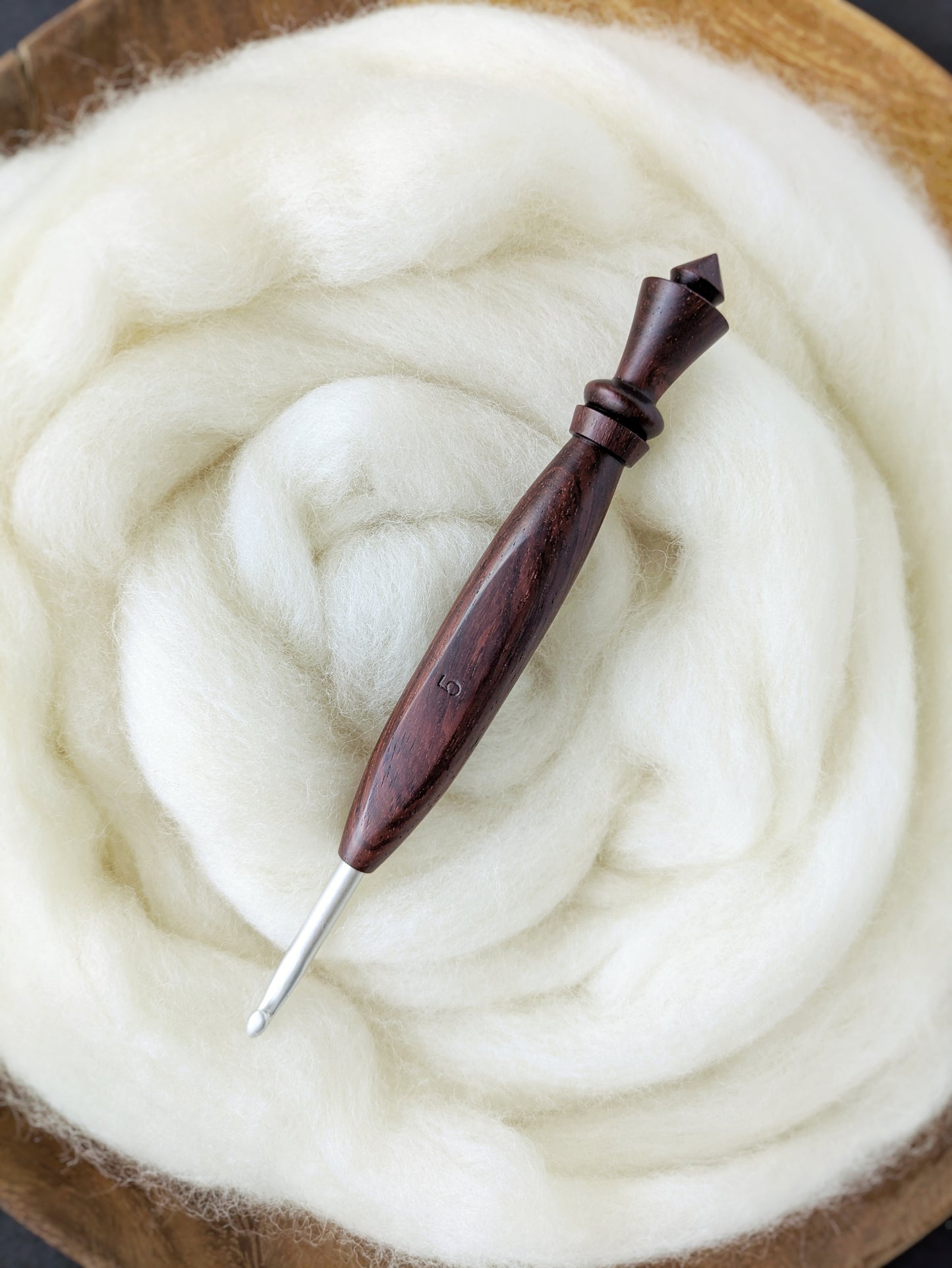 H 5mm Rosewood Ergonomic Wood Crochet Hook