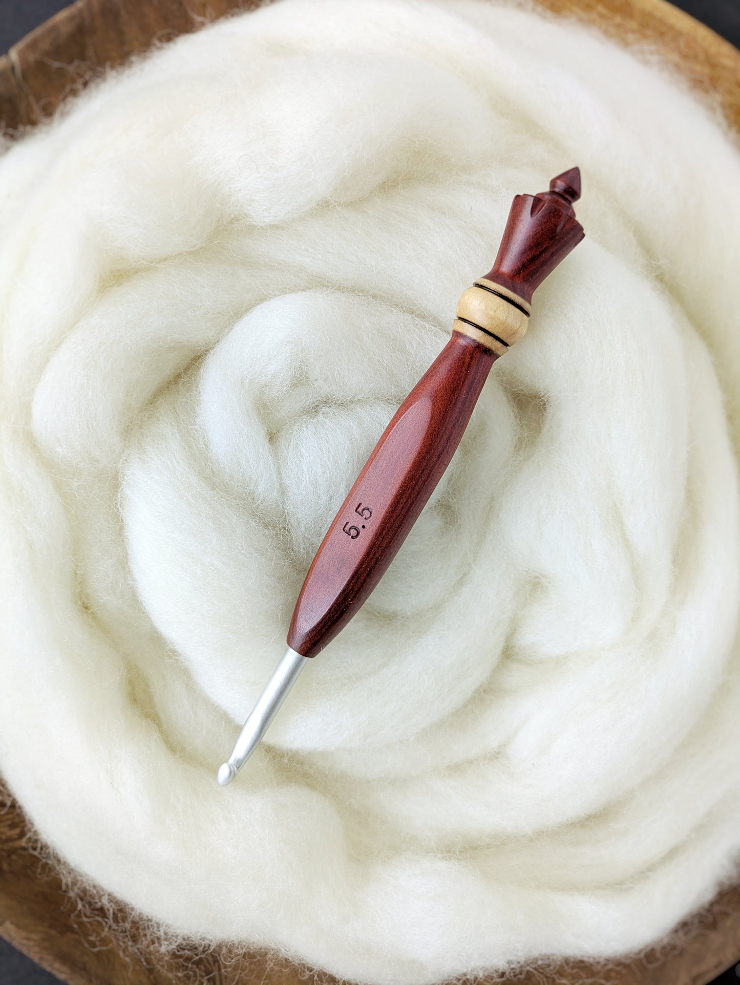 I 5.5mm Redheart + Maple Ergonomic Wood Crochet Hook