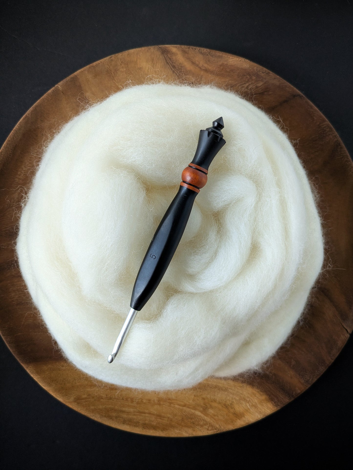 H 5mm Blackwood & Orangeheart Ergonomic Wood Crochet Hook