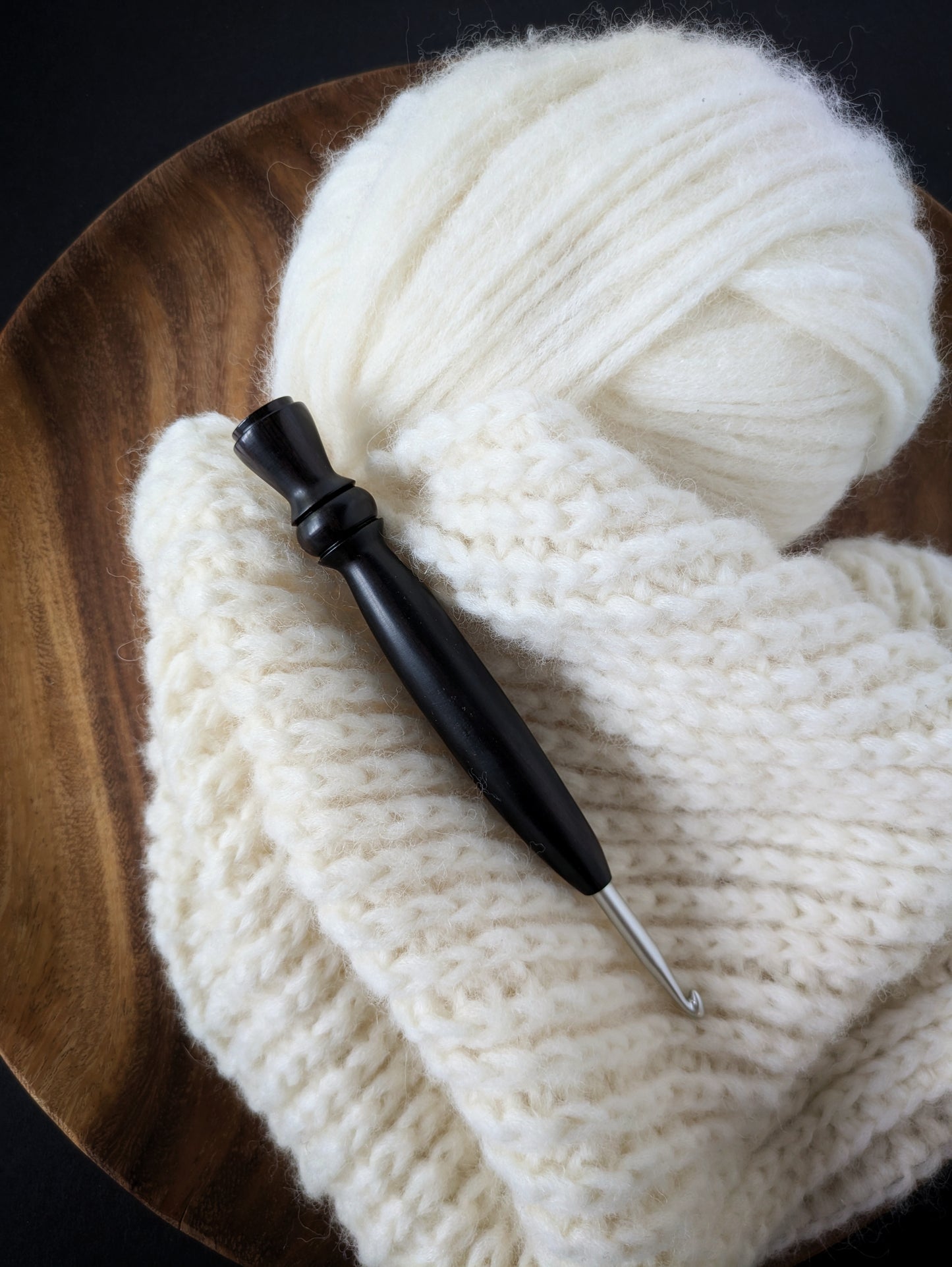 H 5mm Blackwood Ergonomic Wood Crochet Hook