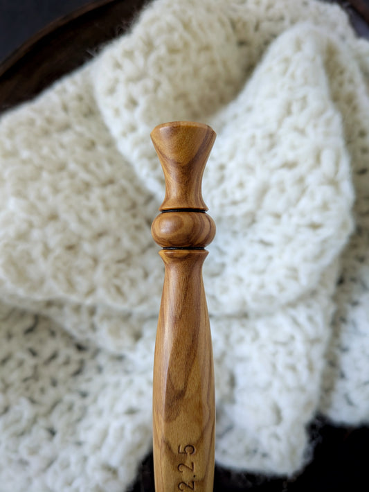 B 2.25mm Olivewood Ergonomic Wood Crochet Hook