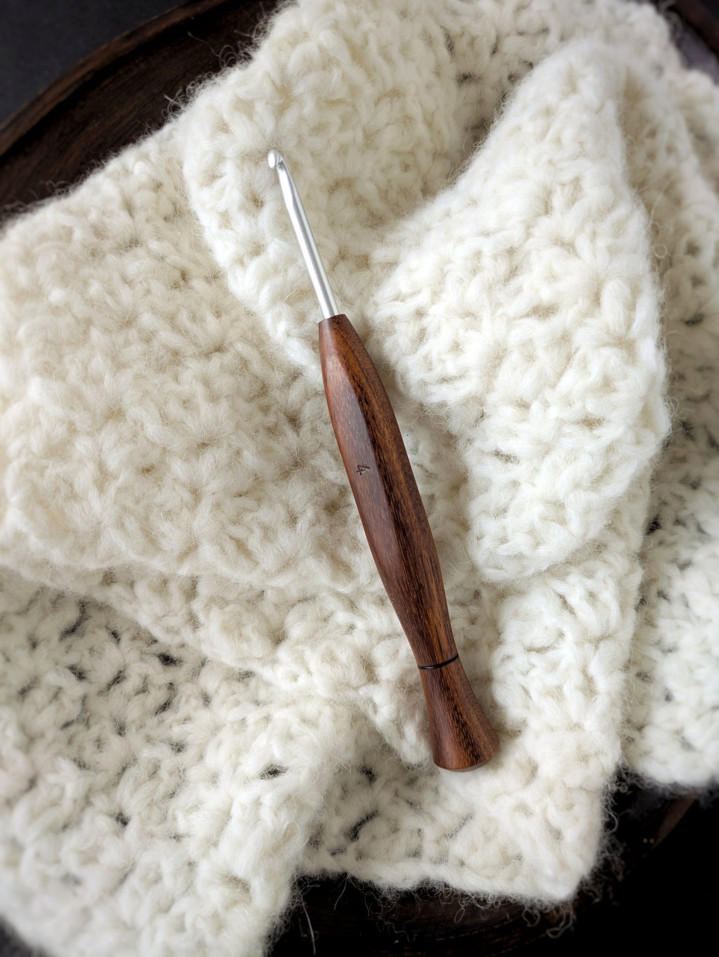 G 4mm Gonçalo Ergonomic Wood Crochet Hook