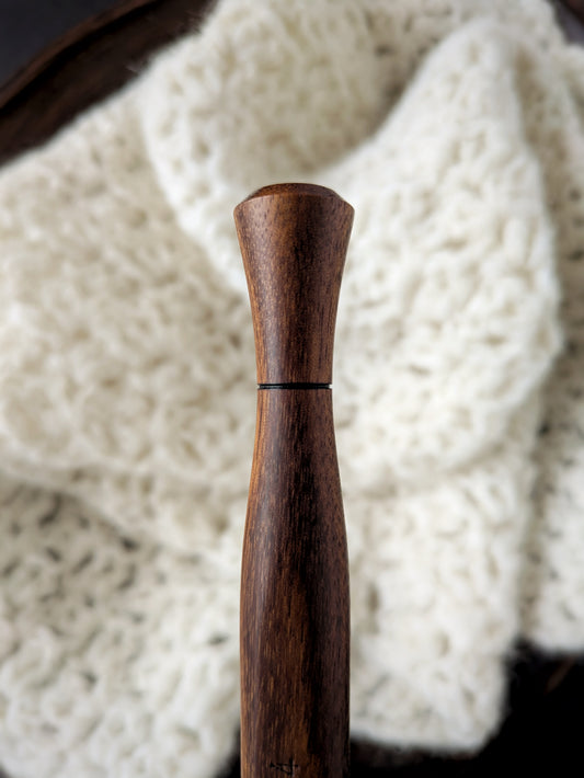 G 4mm Gonçalo Ergonomic Wood Crochet Hook