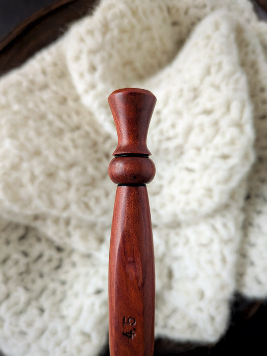 7 4.5mm Redheart Ergonomic Wood Crochet Hook