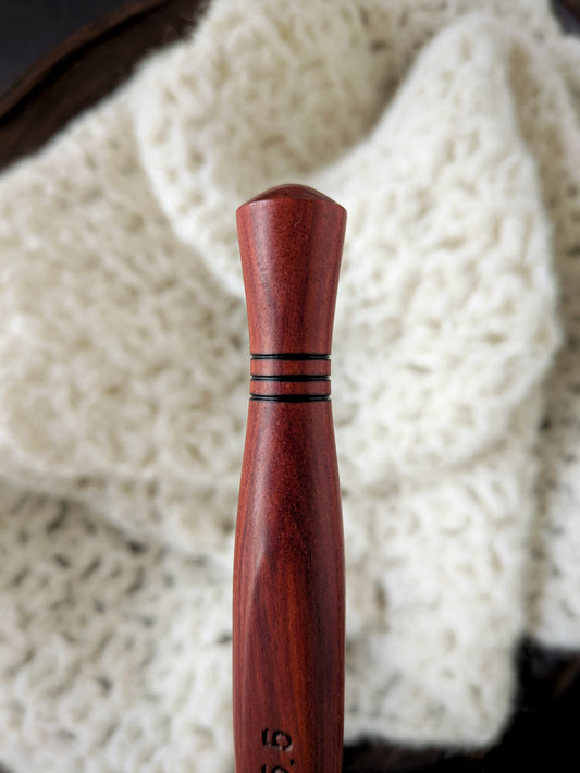 I 5.5mm Redheart Ergonomic Wood Crochet Hook