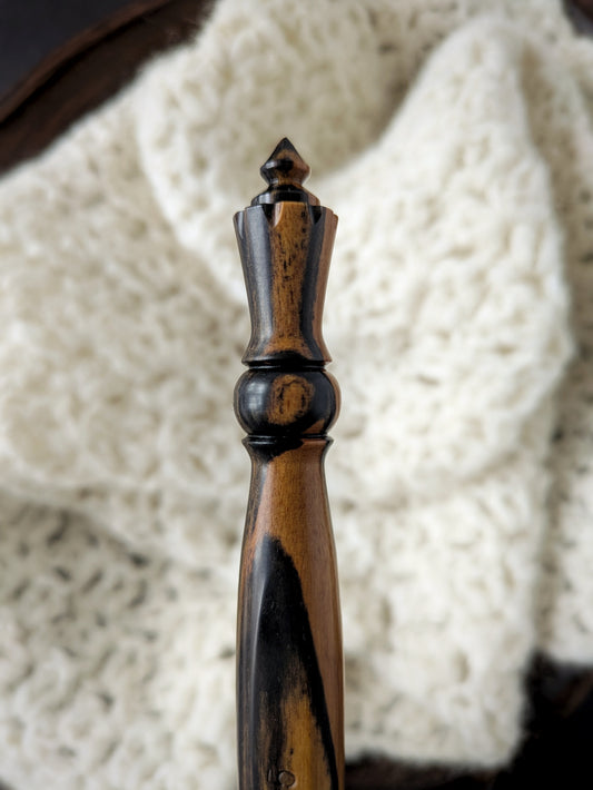 I 5.5mm Black & White Ebony Ergonomic Wood Crochet Hook