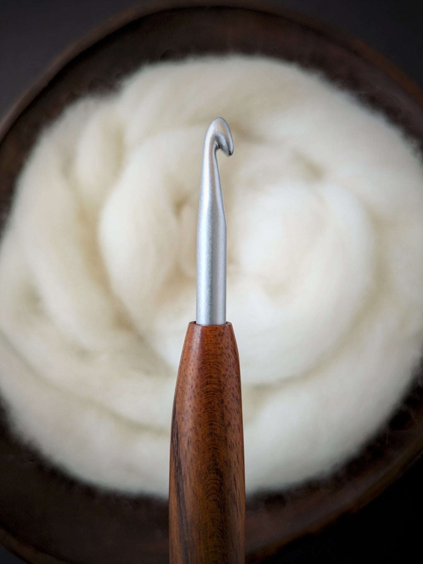 J 6mm Gonçalo Ergonomic Wood Crochet Hook