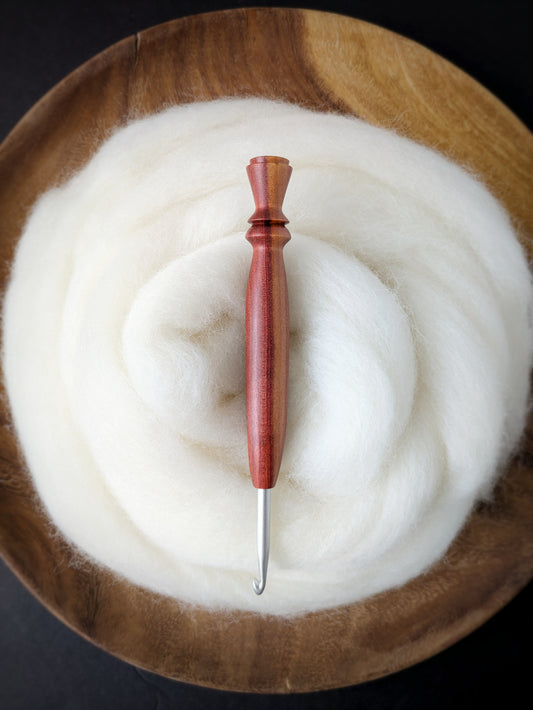 H 5mm Redheart Ergonomic Wood Crochet Hook