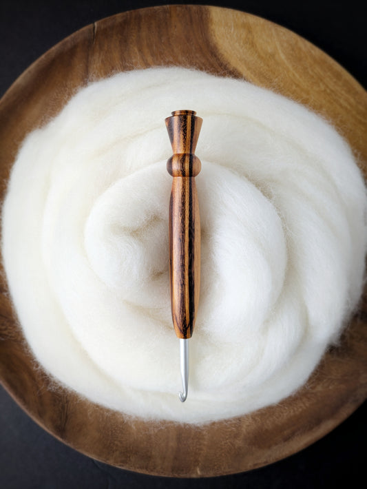 H 5mm Gonçalo Ergonomic Wood Crochet Hook