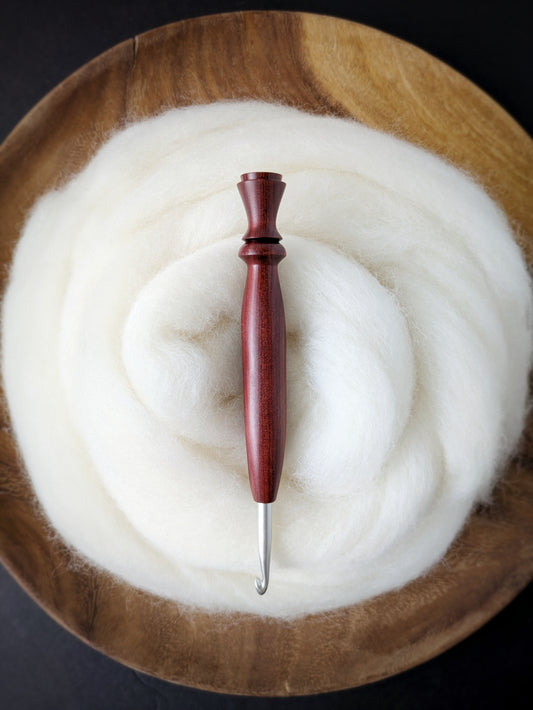 I 5.5mm Redheart Ergonomic Wood Crochet Hook