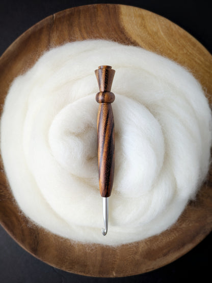 J 6mm Gonçalo Ergonomic Wood Crochet Hook