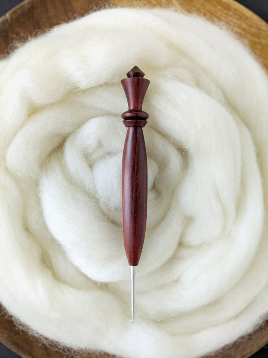 B 2.25mm Redheart Ergonomic Wood Crochet Hook