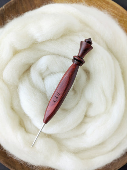 B 2.25mm Redheart Ergonomic Wood Crochet Hook