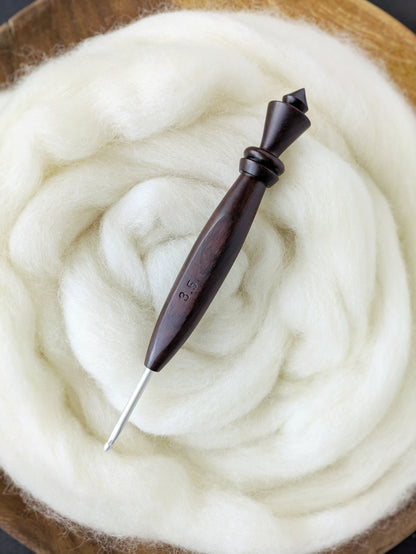E 3.5mm Rosewood Ergonomic Wood Crochet Hook