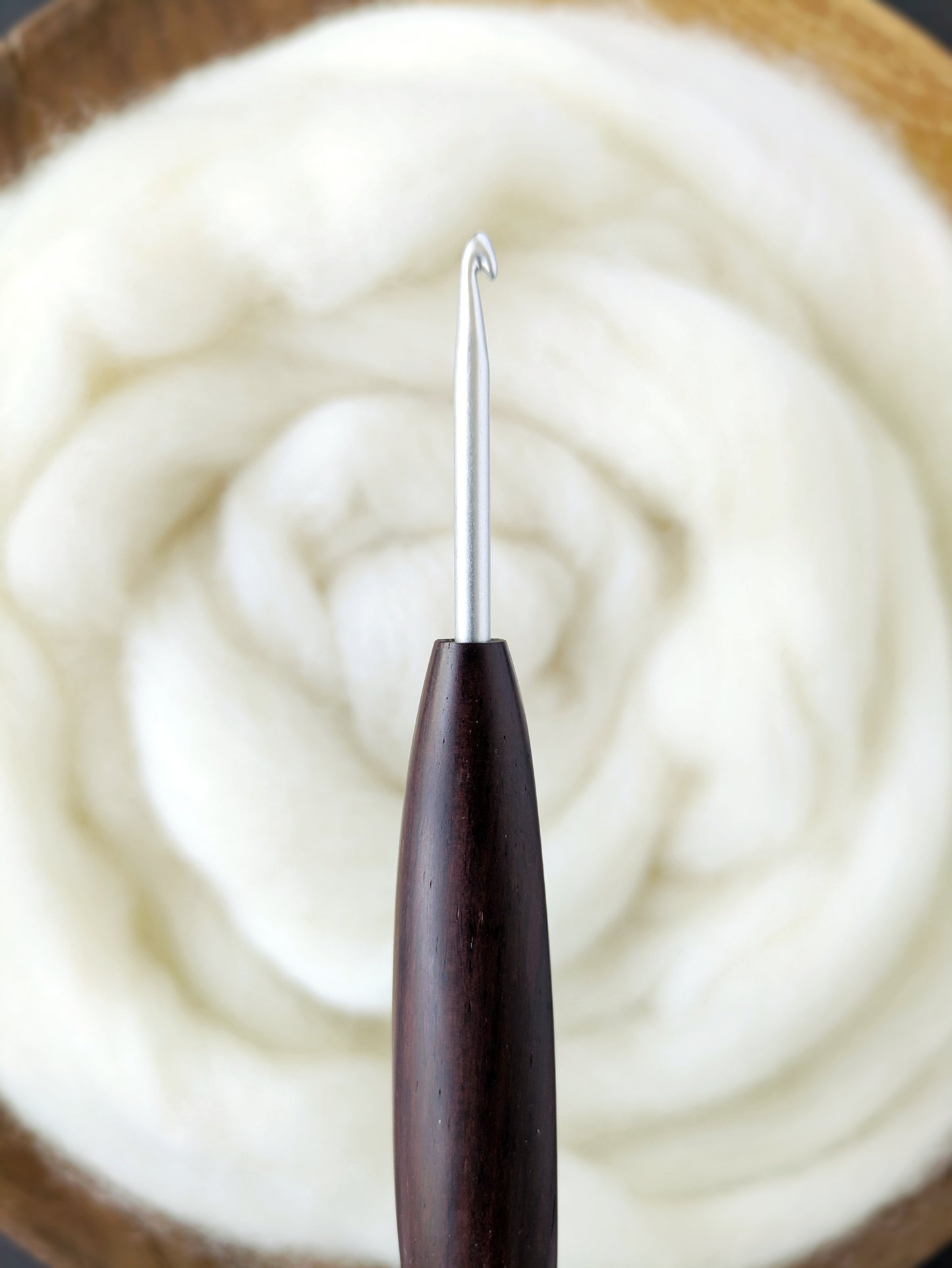 E 3.5mm Rosewood Ergonomic Wood Crochet Hook