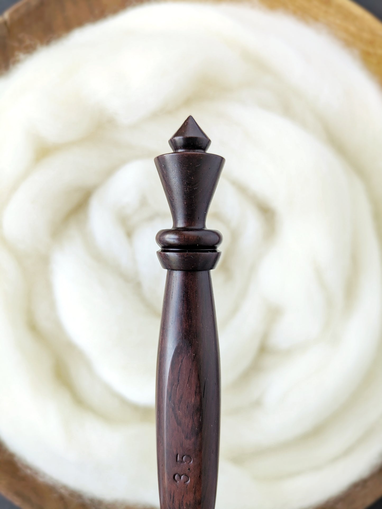 E 3.5mm Rosewood Ergonomic Wood Crochet Hook