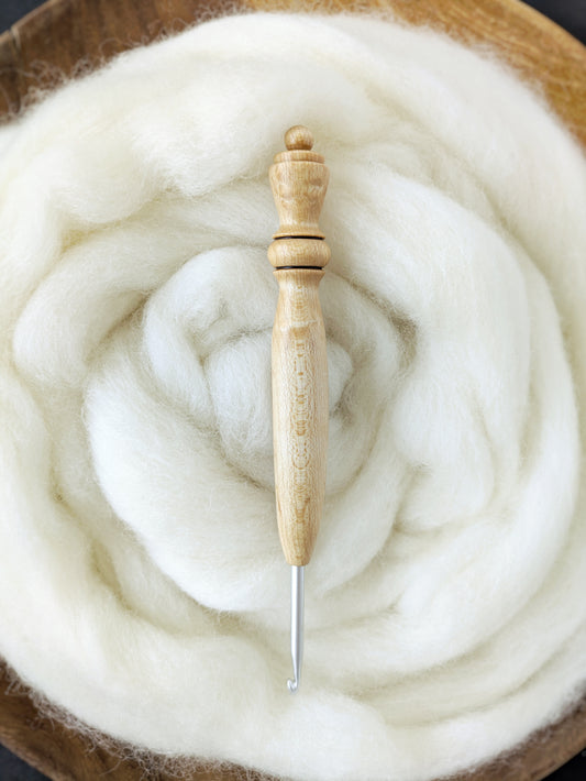 G 4mm Birdseye Maple Ergonomic Wood Crochet Hook