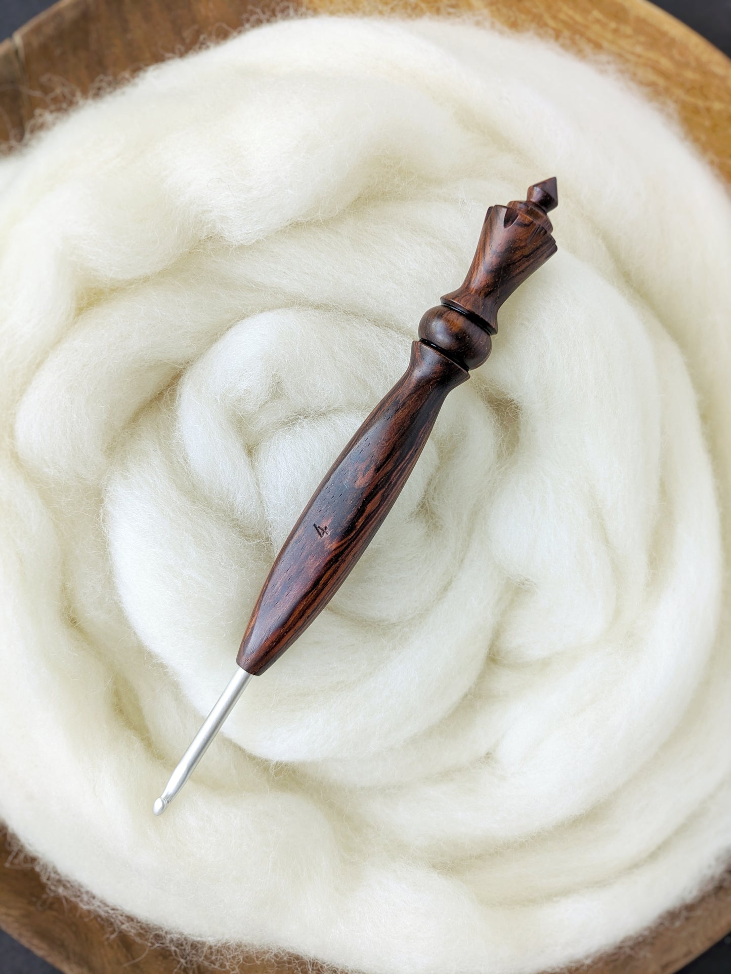 G 4mm Cocobolo Ergonomic Wood Crochet Hook