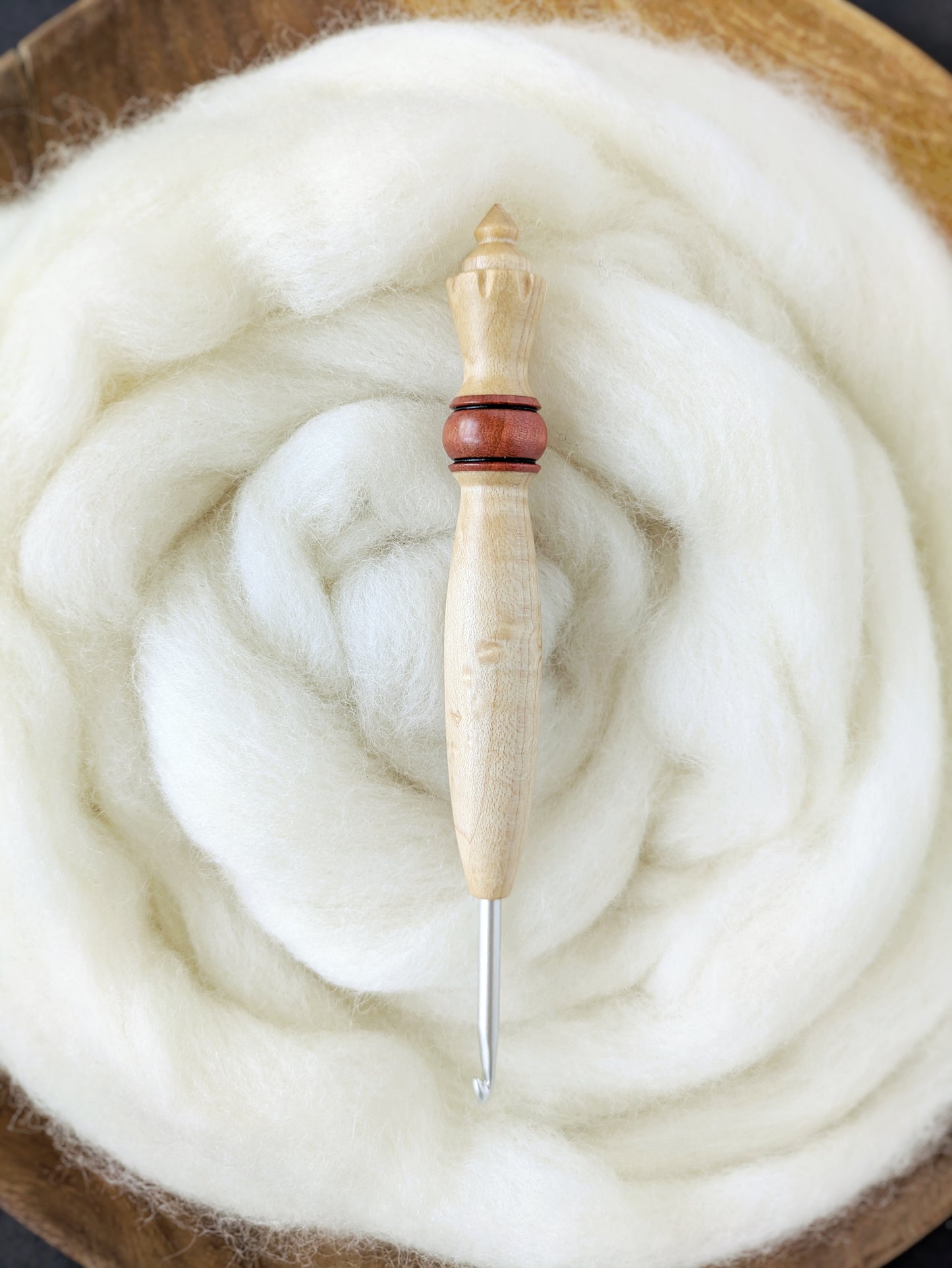 G 4mm Birdseye Maple + Redheart Ergonomic Wood Crochet Hook
