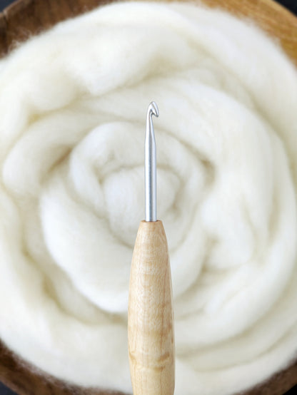 G 4mm Birdseye Maple + Redheart Ergonomic Wood Crochet Hook