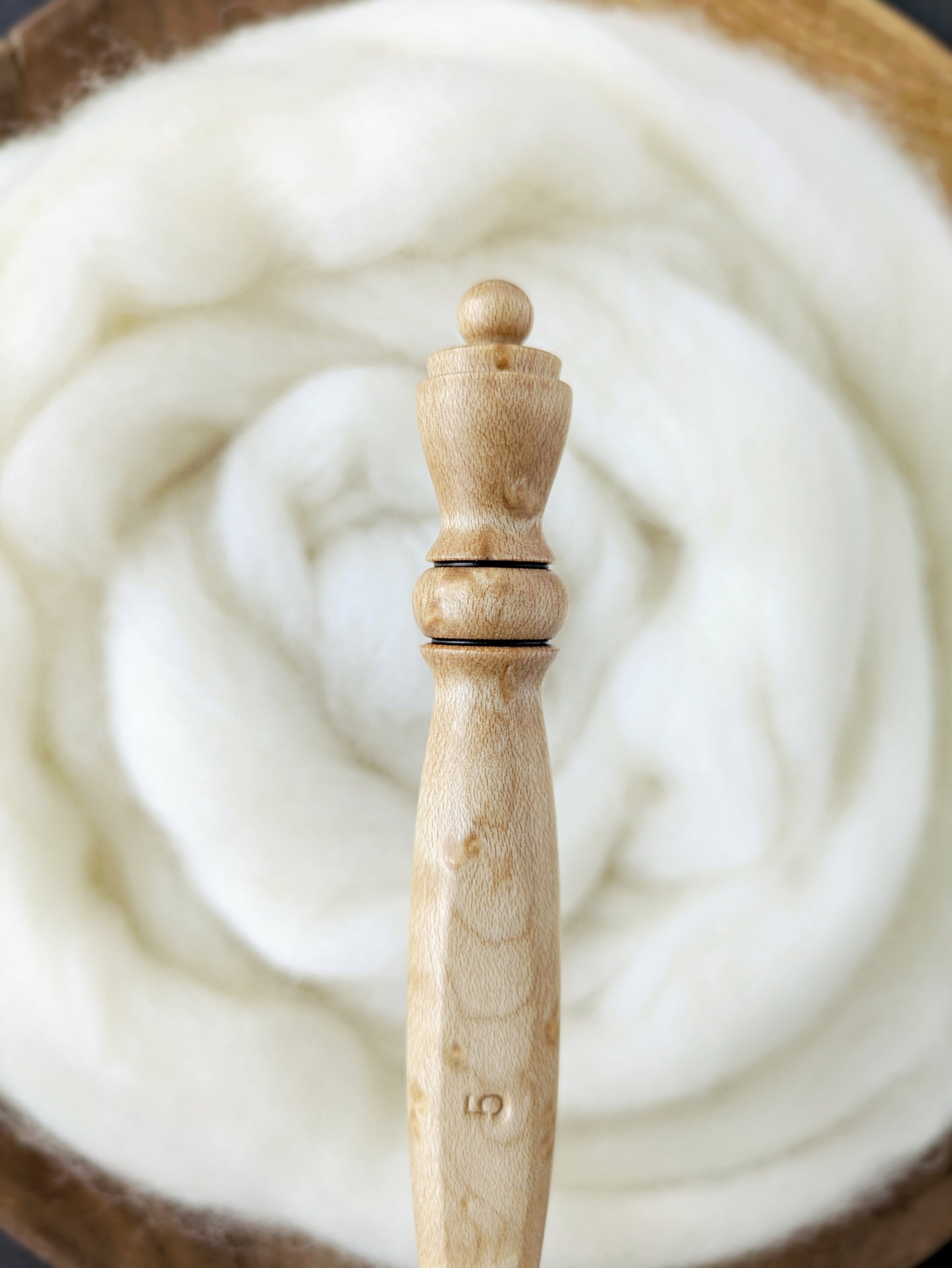 H 5mm Birdseye Maple Ergonomic Wood Crochet Hook