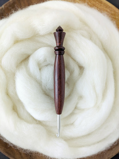 H 5mm Rosewood Ergonomic Wood Crochet Hook