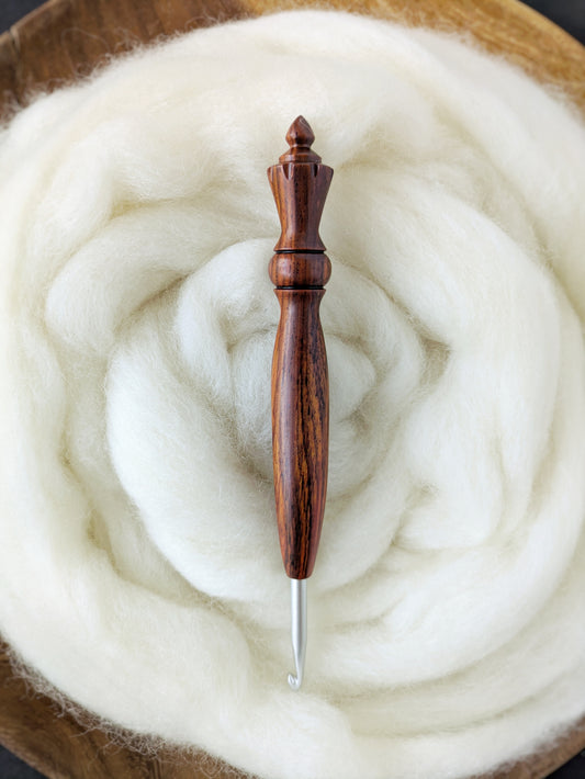 H 5mm Cocobolo Ergonomic Wood Crochet Hook