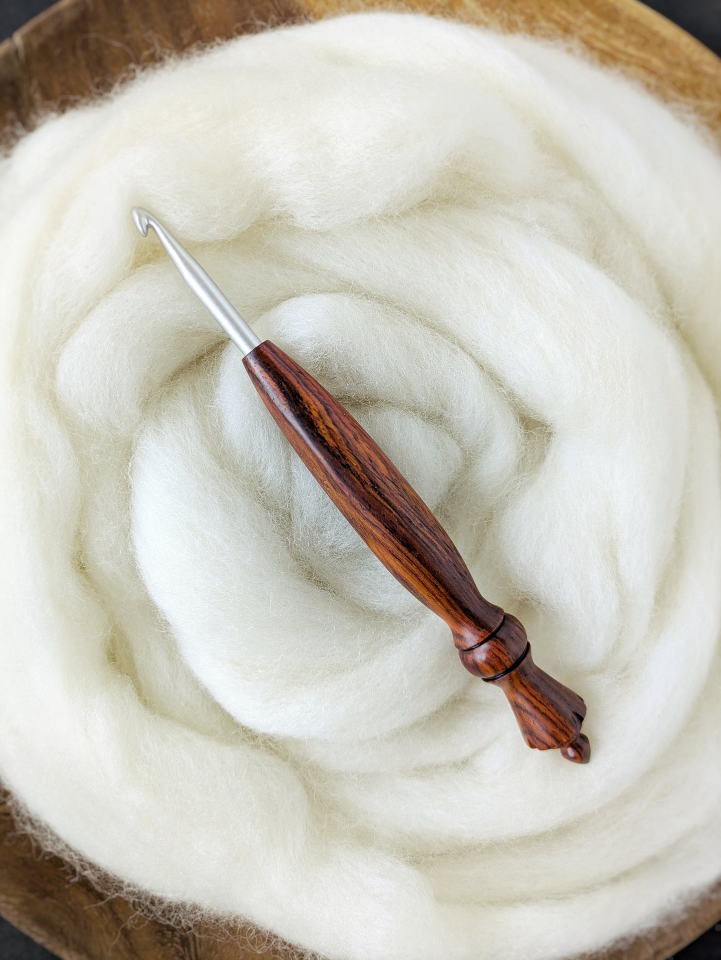 H 5mm Cocobolo Ergonomic Wood Crochet Hook