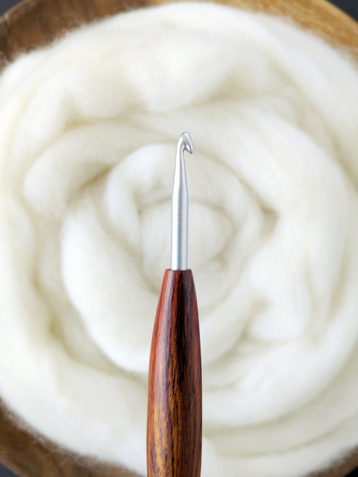 H 5mm Cocobolo Ergonomic Wood Crochet Hook