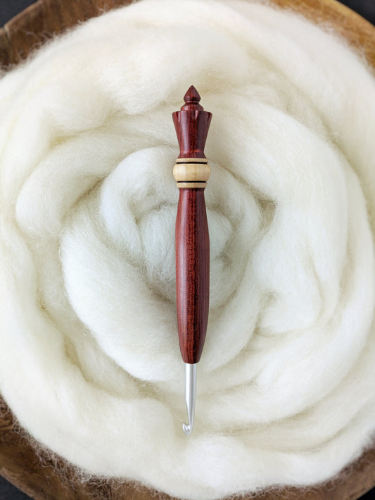 I 5.5mm Redheart + Maple Ergonomic Wood Crochet Hook
