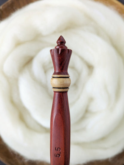 I 5.5mm Redheart + Maple Ergonomic Wood Crochet Hook