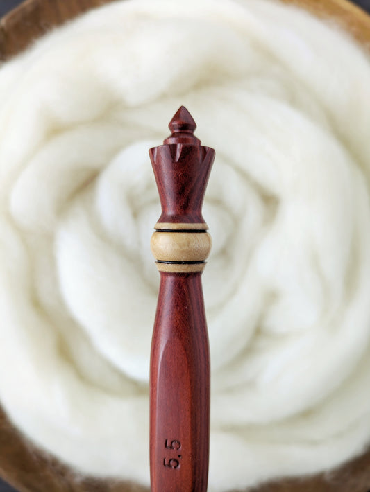 I 5.5mm Redheart + Maple Ergonomic Wood Crochet Hook