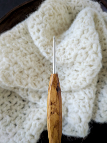 B 2.25mm Olivewood Ergonomic Wood Crochet Hook