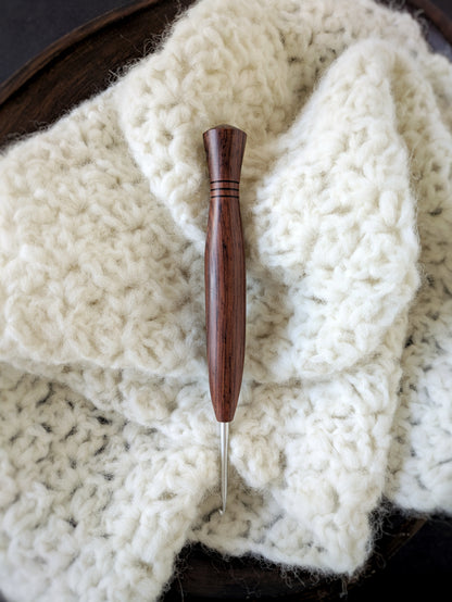 C 2.75mm Rosewood Ergonomic Wood Crochet Hook