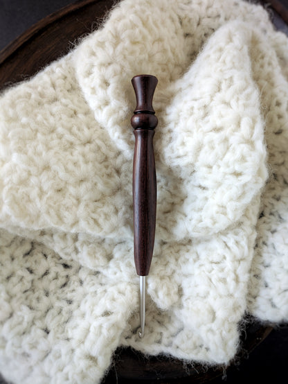 E 3.5mm Rosewood Ergonomic Wood Crochet Hook