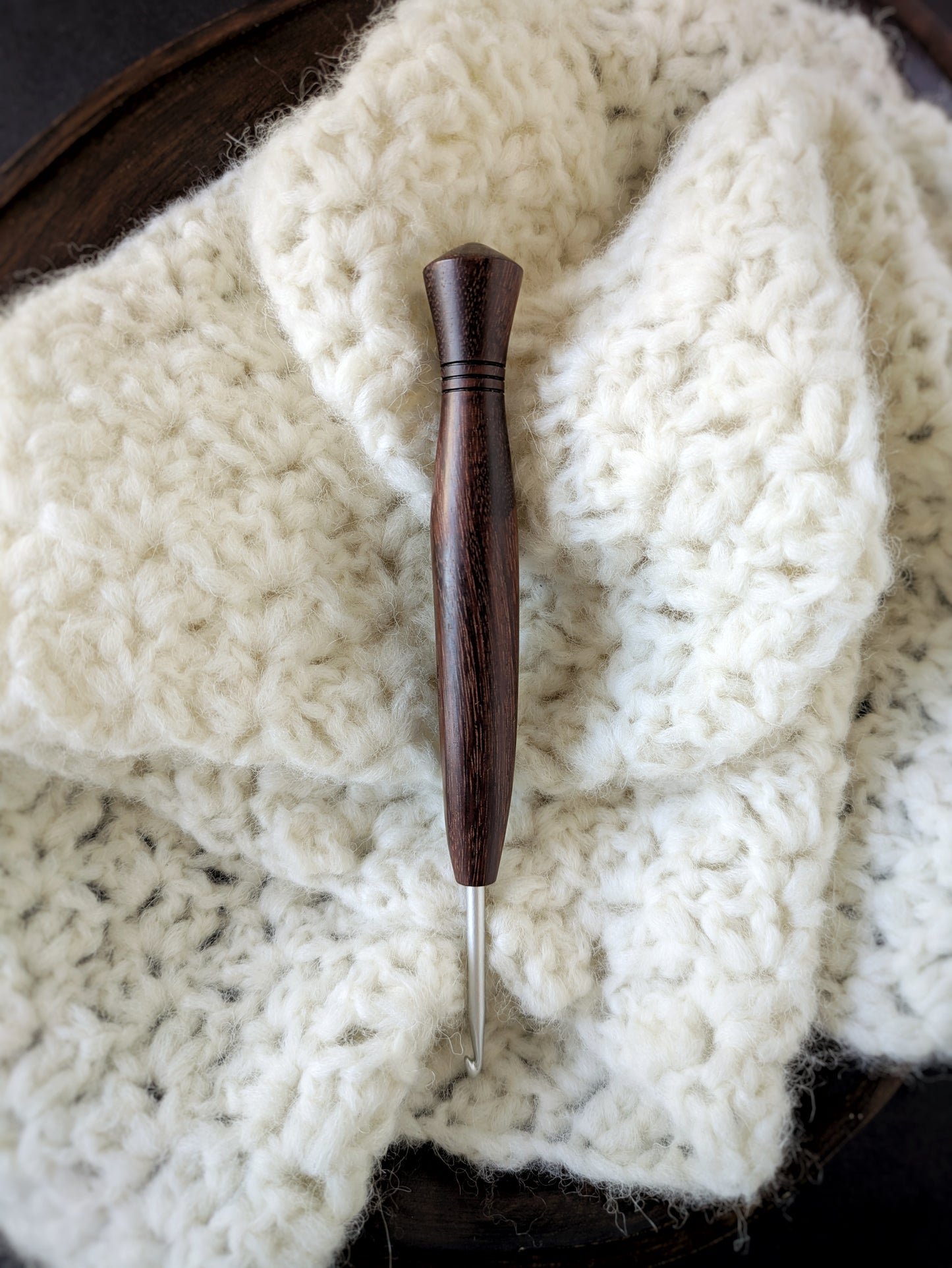 E 3.5mm Rosewood Ergonomic Wood Crochet Hook