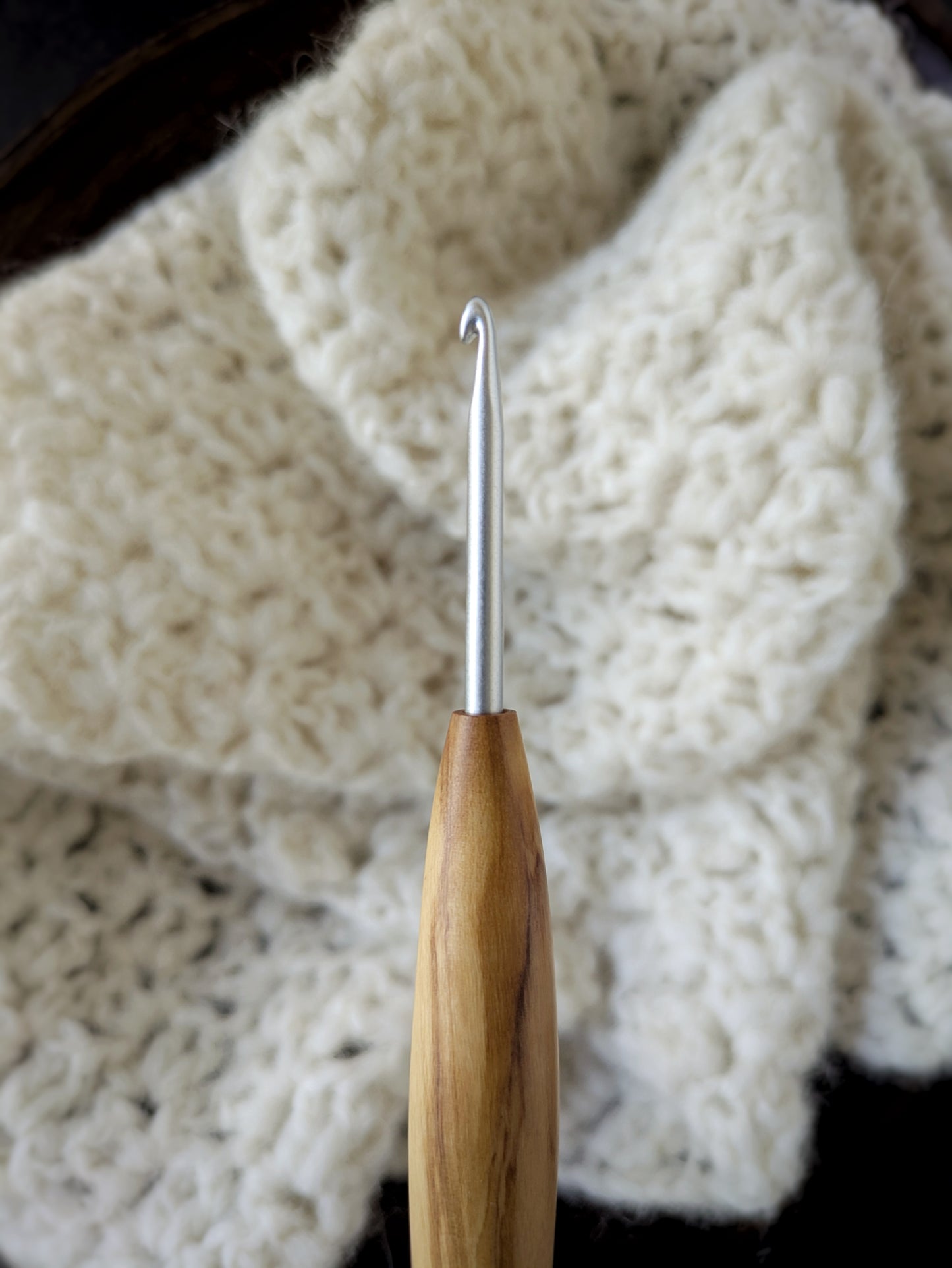 F 3.75mm Olivewood Ergonomic Wood Crochet Hook