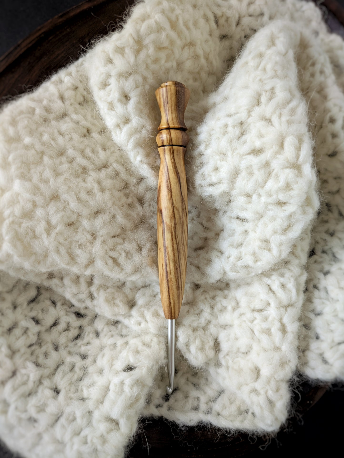 G 4mm Olivewood Ergonomic Wood Crochet Hook