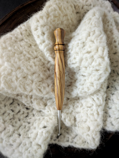 G 4mm Olivewood Ergonomic Wood Crochet Hook
