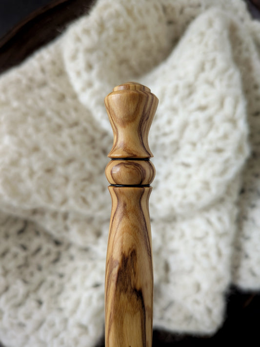 G 4mm Olivewood Ergonomic Wood Crochet Hook