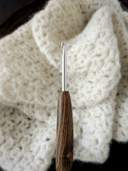 G 4mm Bocote Ergonomic Wood Crochet Hook