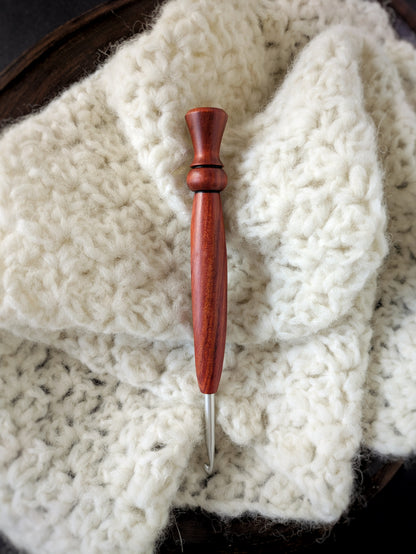 7 4.5mm Redheart Ergonomic Wood Crochet Hook
