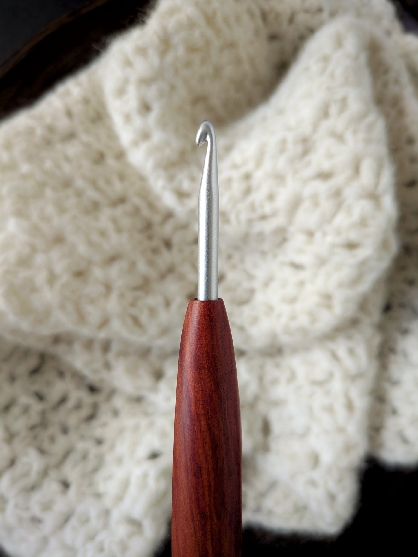 G 4mm Redheart Ergonomic Wood Crochet Hook